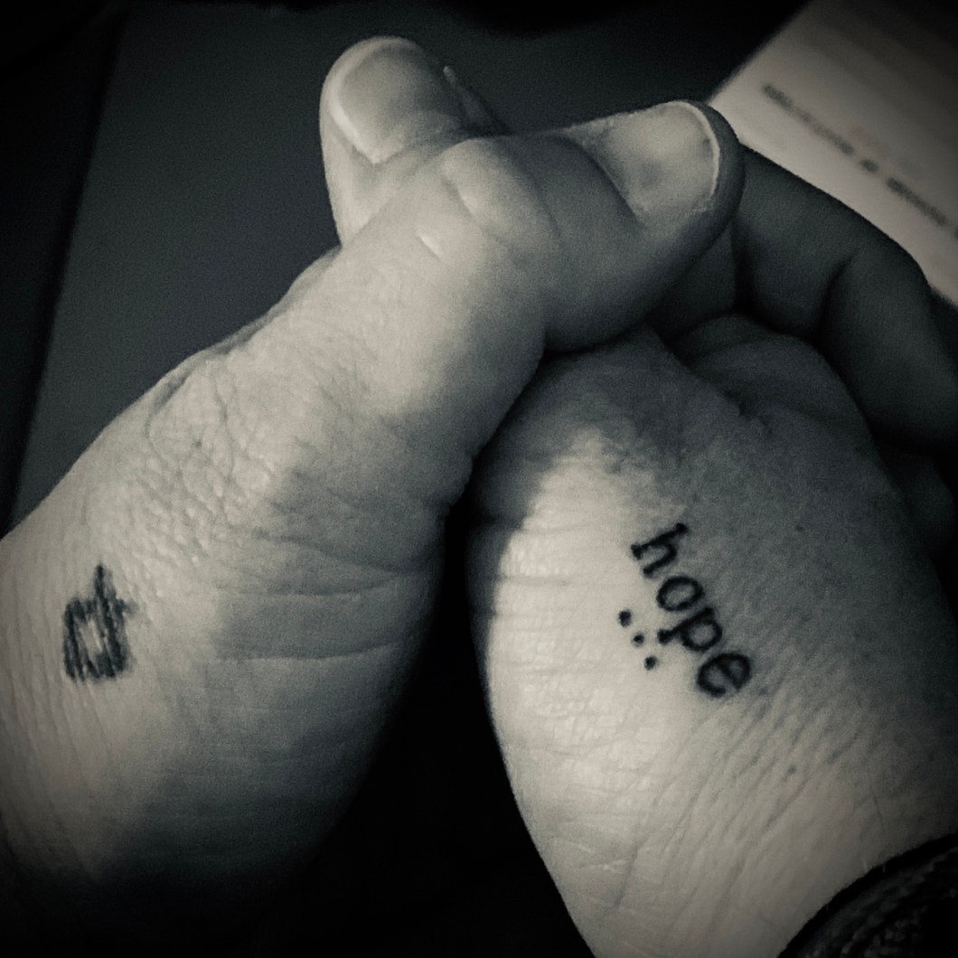 4FA526C6-5162-4E34-BB83-562D5D56DB33